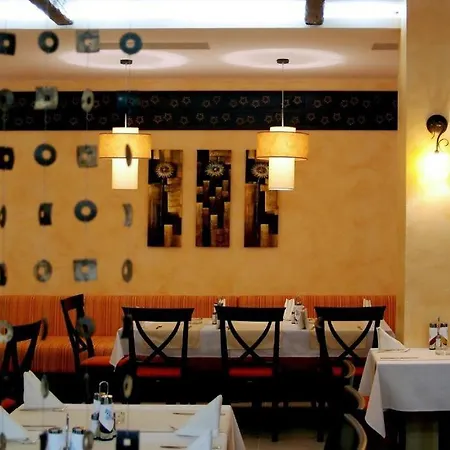 Royal Sun Complex Apartman *